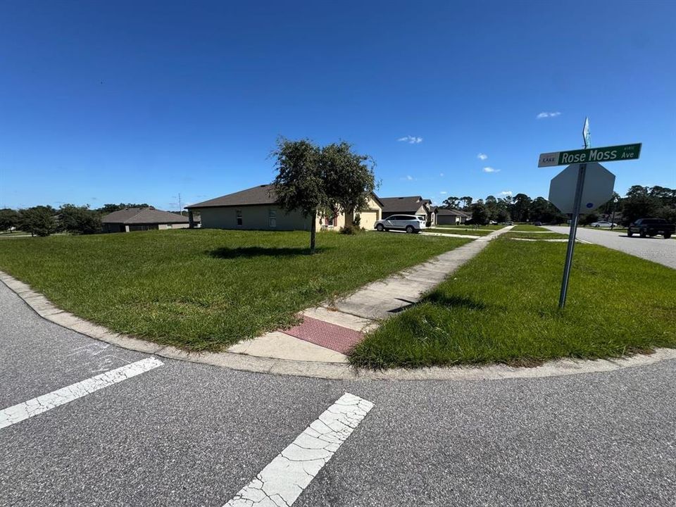 For Sale: $291,000 (5 beds, 3 baths, 1944 Square Feet)