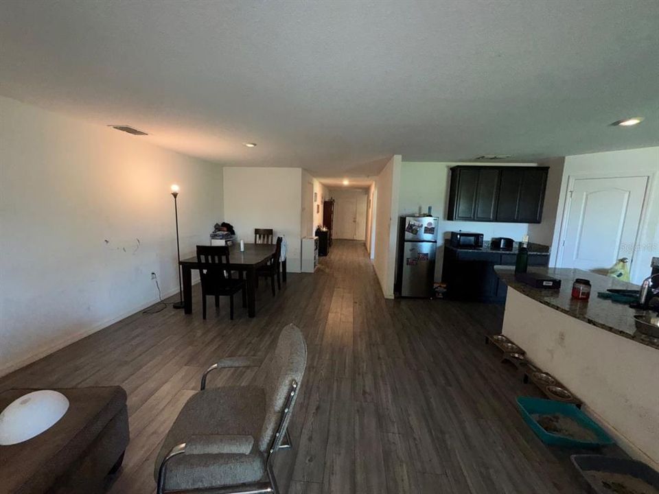 For Sale: $291,000 (5 beds, 3 baths, 1944 Square Feet)