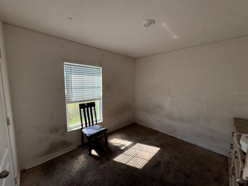 For Sale: $291,000 (5 beds, 3 baths, 1944 Square Feet)