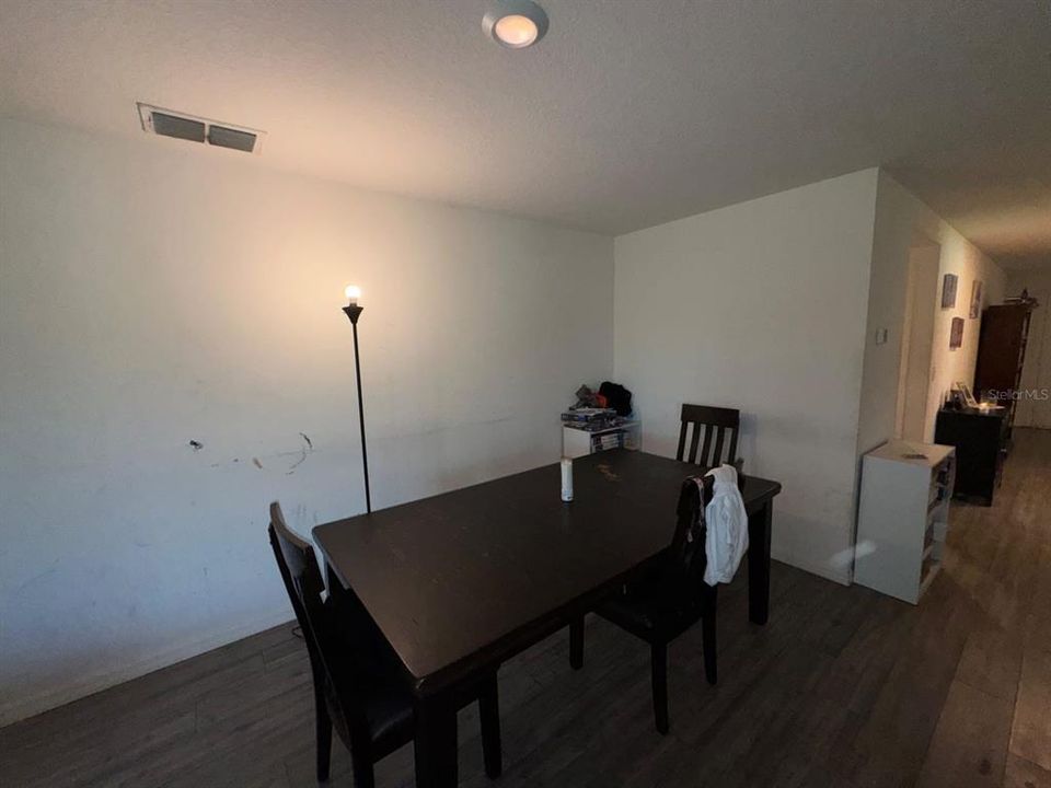 For Sale: $291,000 (5 beds, 3 baths, 1944 Square Feet)
