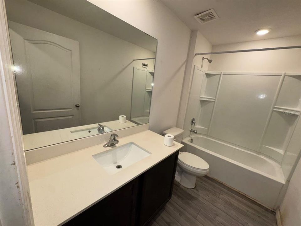 For Sale: $291,000 (5 beds, 3 baths, 1944 Square Feet)