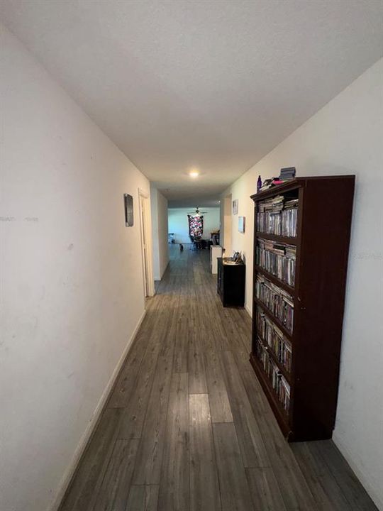 For Sale: $291,000 (5 beds, 3 baths, 1944 Square Feet)
