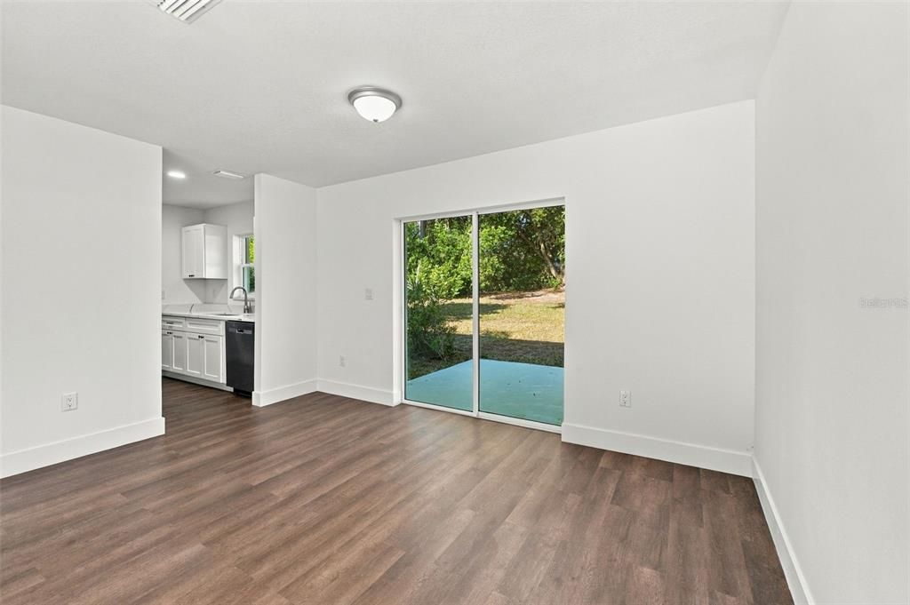 For Sale: $239,000 (2 beds, 2 baths, 1025 Square Feet)