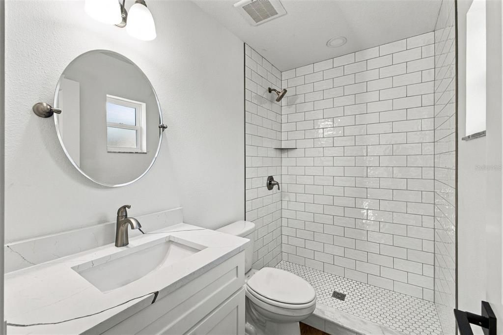 For Sale: $239,000 (2 beds, 2 baths, 1025 Square Feet)