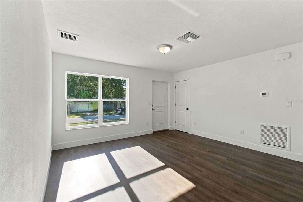 For Sale: $239,000 (2 beds, 2 baths, 1025 Square Feet)