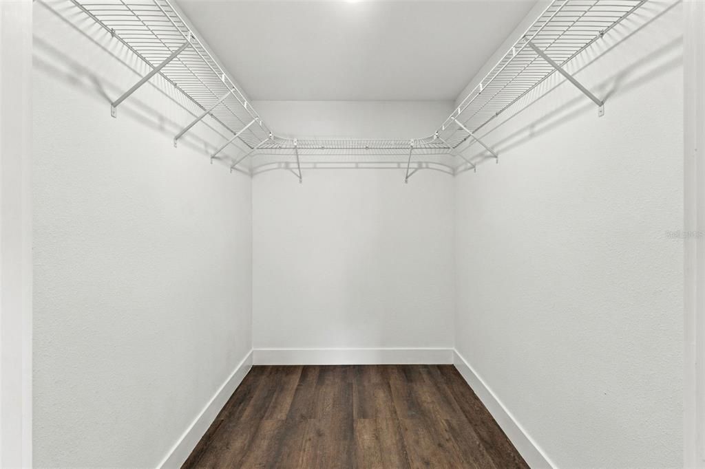 For Sale: $239,000 (2 beds, 2 baths, 1025 Square Feet)