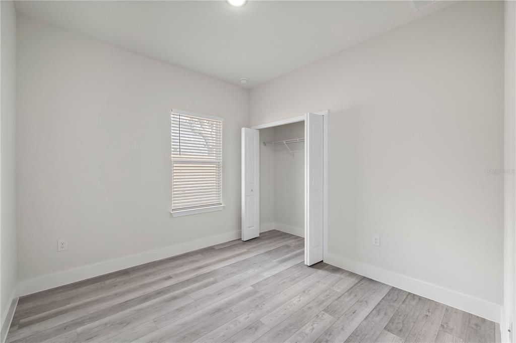 На продажу: $329,900 (4 спален, 2 ванн, 1694 Квадратных фут)