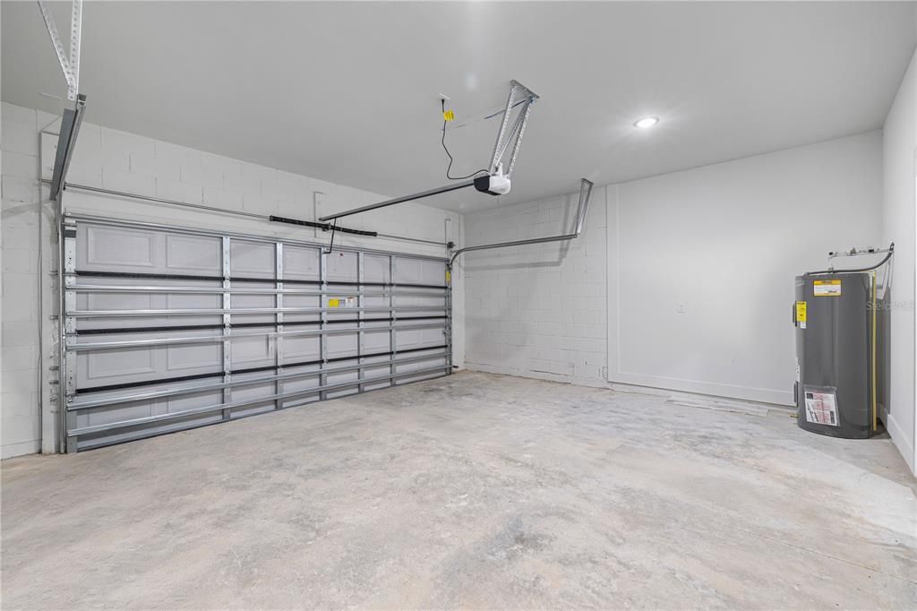 На продажу: $329,900 (4 спален, 2 ванн, 1694 Квадратных фут)