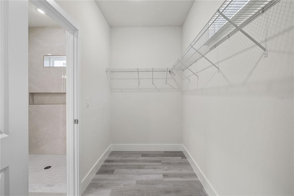 На продажу: $329,900 (4 спален, 2 ванн, 1694 Квадратных фут)