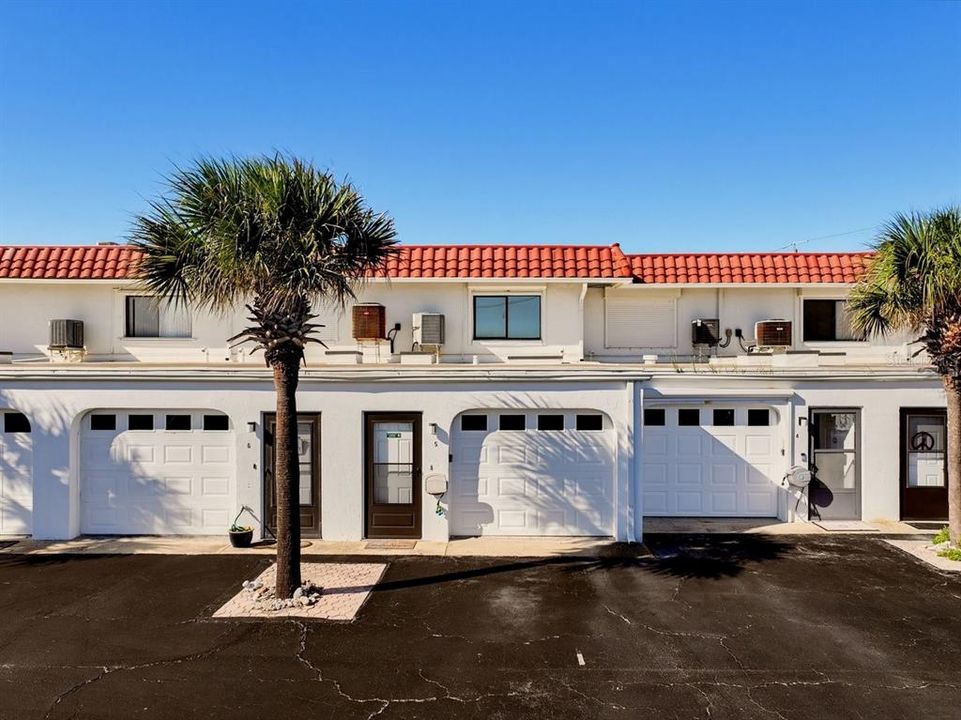 For Sale: $379,000 (2 beds, 2 baths, 1184 Square Feet)