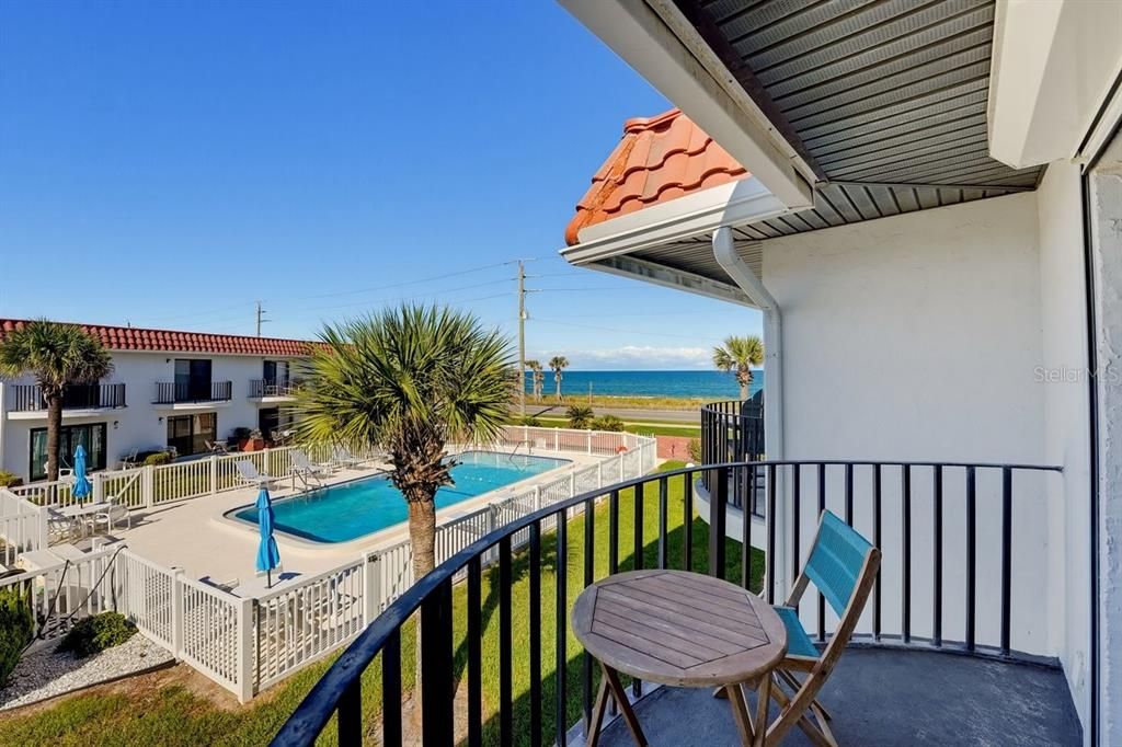 For Sale: $379,000 (2 beds, 2 baths, 1184 Square Feet)