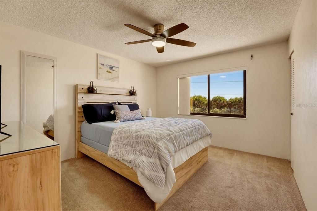 For Sale: $379,000 (2 beds, 2 baths, 1184 Square Feet)