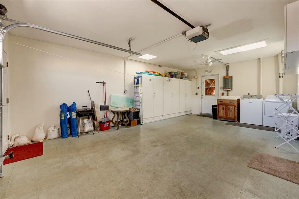 For Sale: $379,000 (2 beds, 2 baths, 1184 Square Feet)