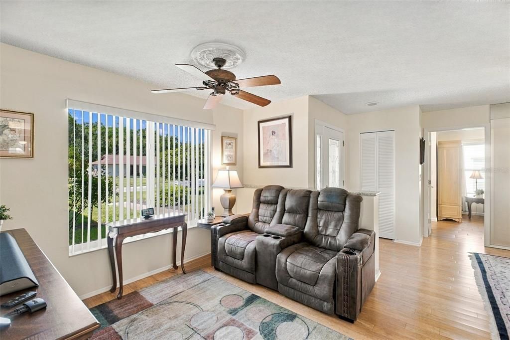 For Sale: $449,900 (2 beds, 2 baths, 1642 Square Feet)