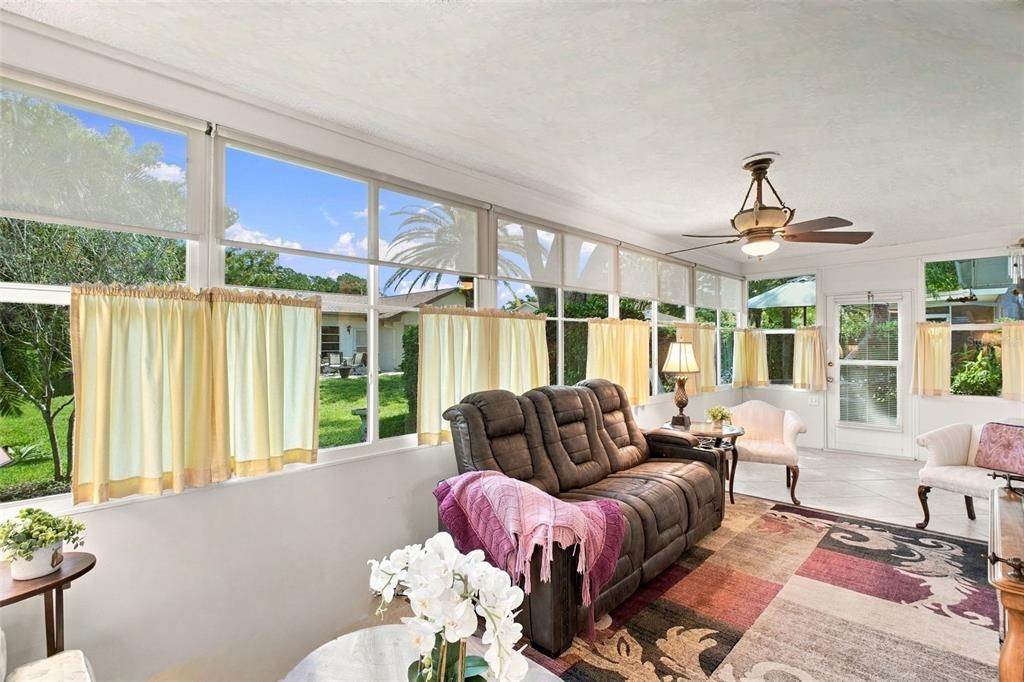 For Sale: $449,900 (2 beds, 2 baths, 1642 Square Feet)