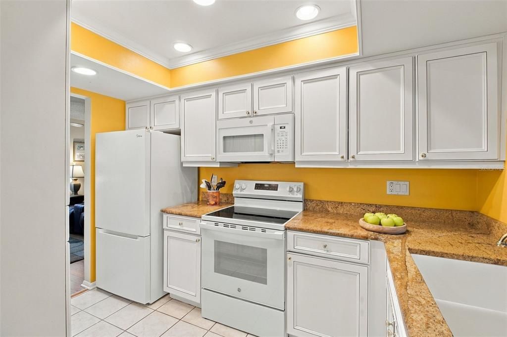 For Sale: $449,900 (2 beds, 2 baths, 1642 Square Feet)