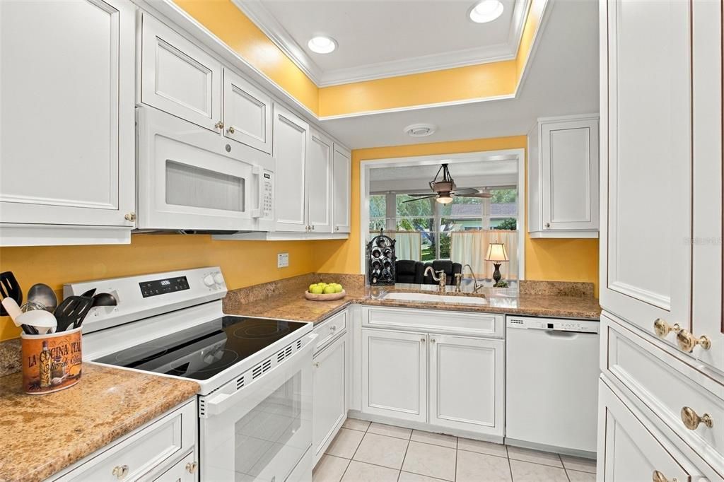 For Sale: $449,900 (2 beds, 2 baths, 1642 Square Feet)