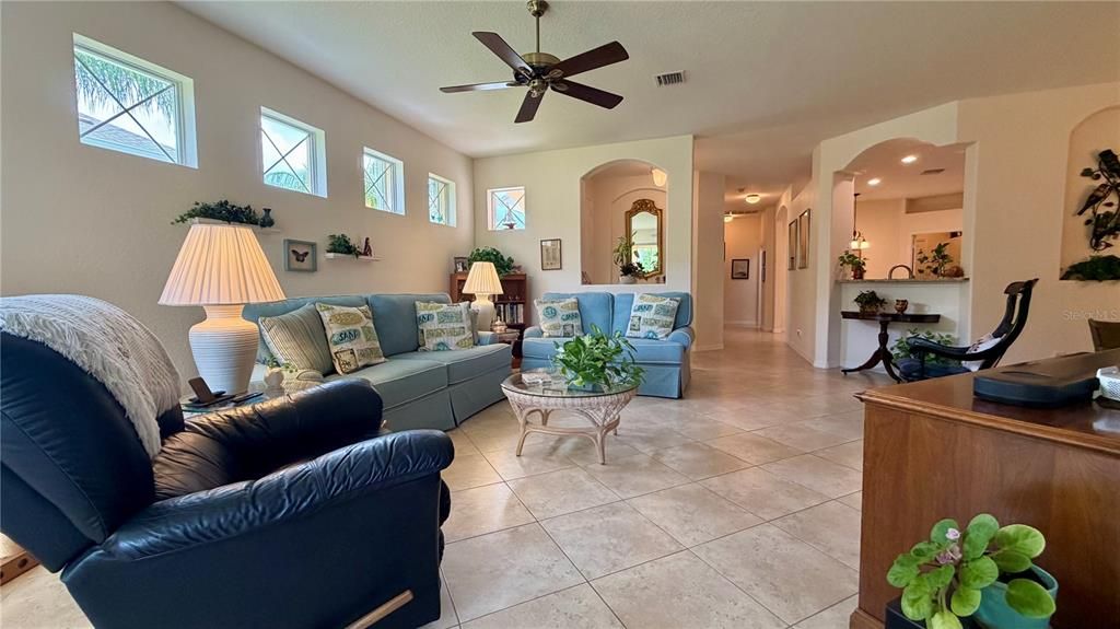 For Sale: $355,000 (3 beds, 2 baths, 1715 Square Feet)