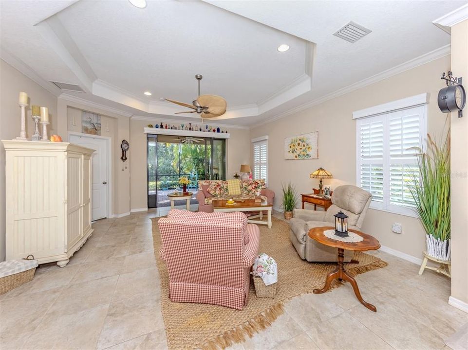 For Sale: $424,000 (2 beds, 2 baths, 1517 Square Feet)