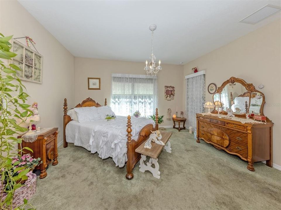 For Sale: $424,000 (2 beds, 2 baths, 1517 Square Feet)