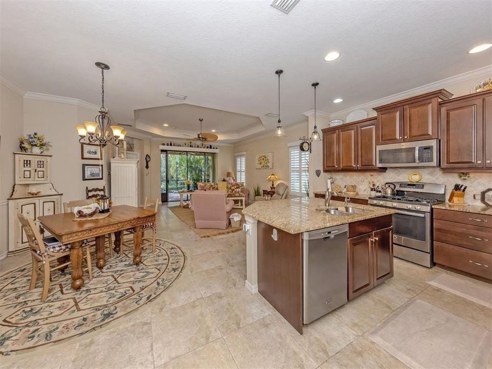 For Sale: $424,000 (2 beds, 2 baths, 1517 Square Feet)