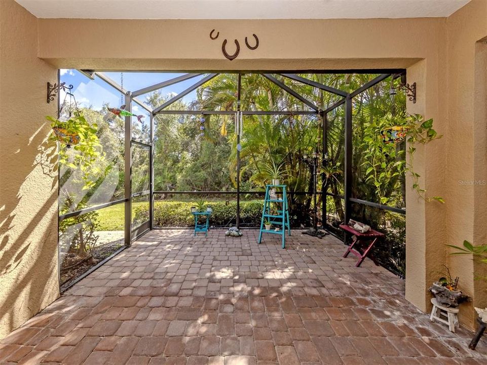 For Sale: $424,000 (2 beds, 2 baths, 1517 Square Feet)