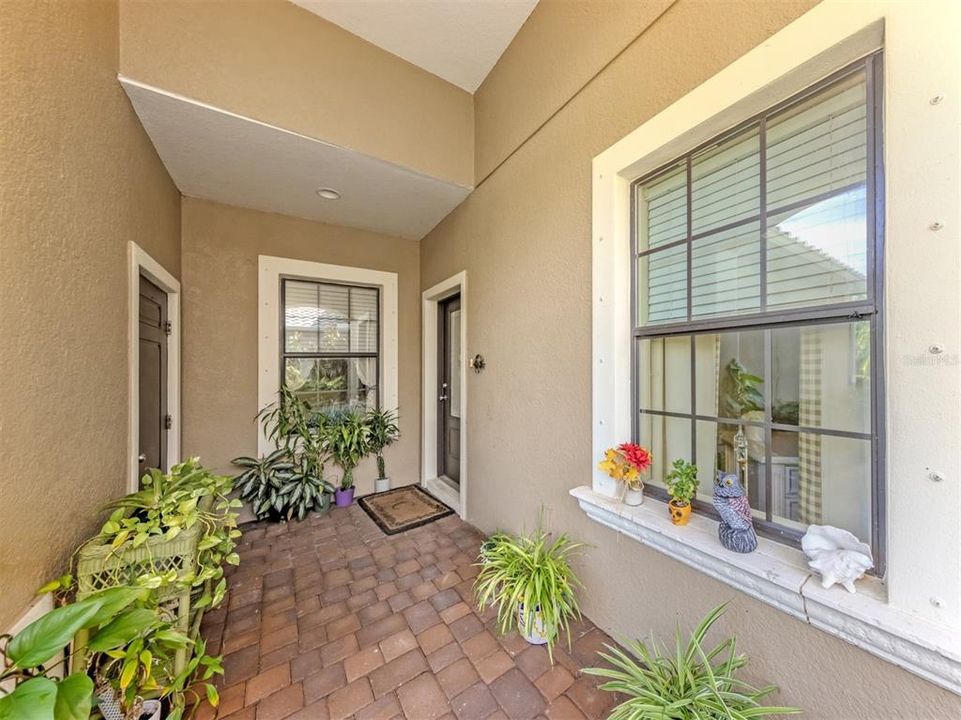 For Sale: $424,000 (2 beds, 2 baths, 1517 Square Feet)