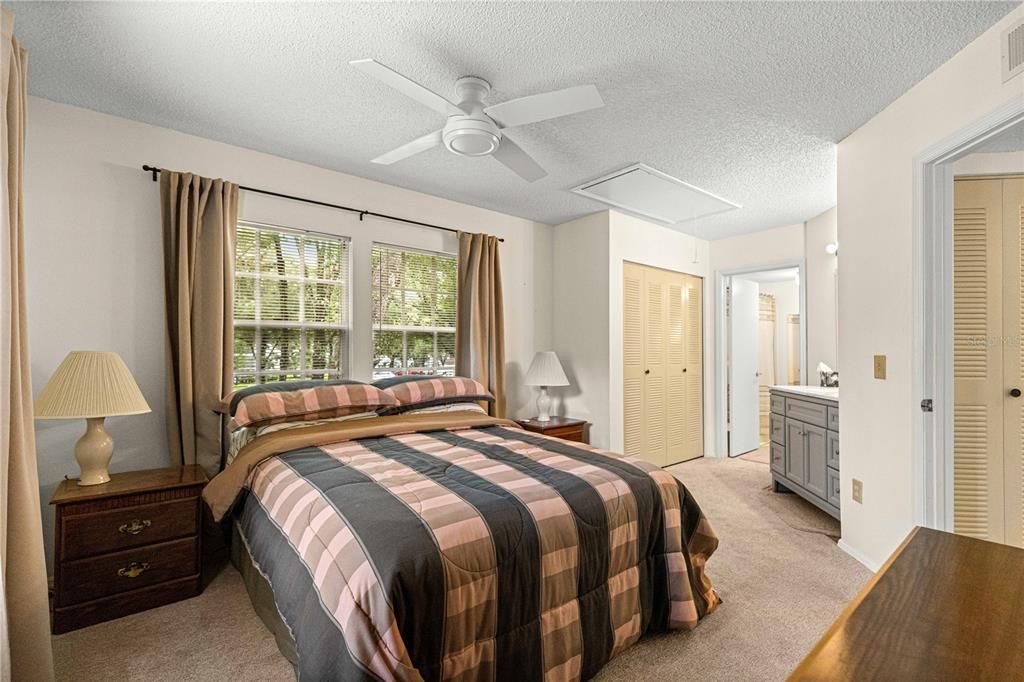 For Sale: $119,000 (2 beds, 2 baths, 840 Square Feet)