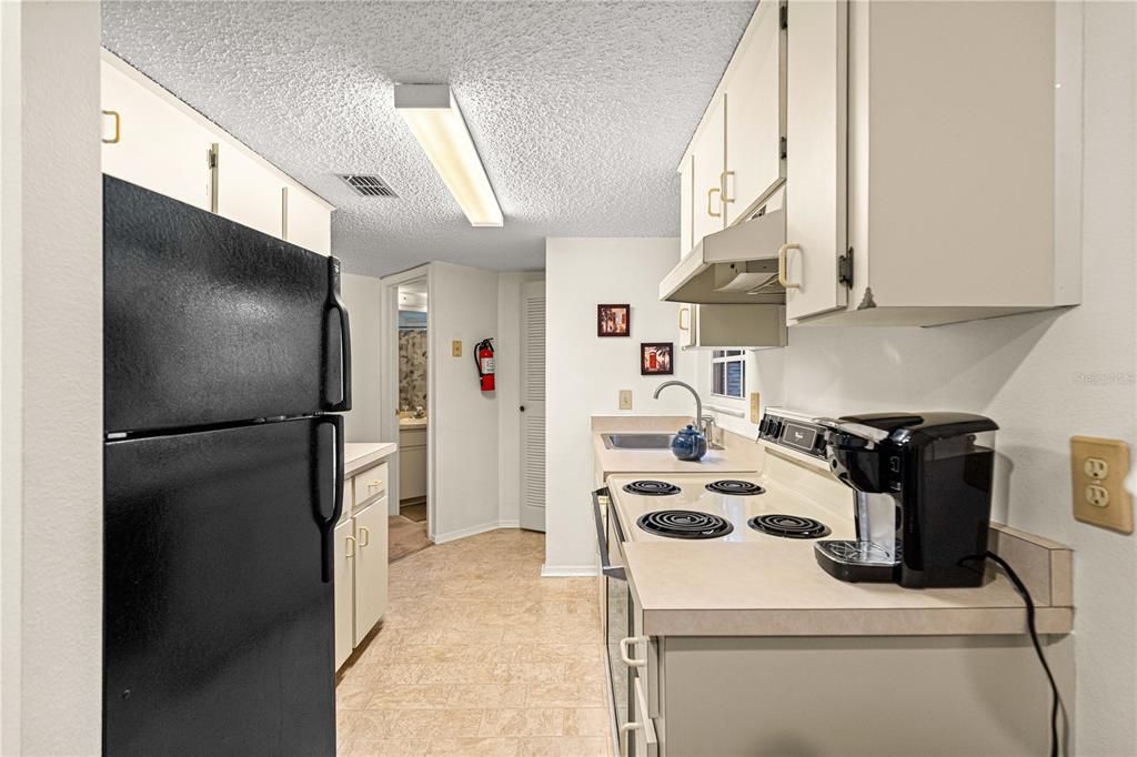 For Sale: $119,000 (2 beds, 2 baths, 840 Square Feet)