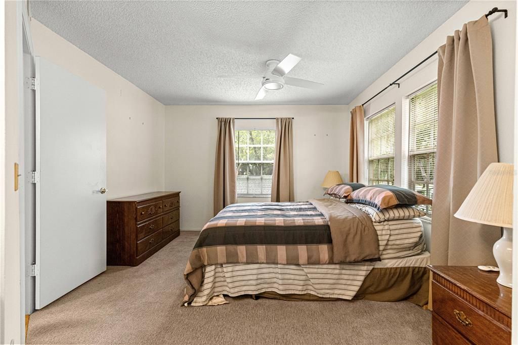 For Sale: $119,000 (2 beds, 2 baths, 840 Square Feet)