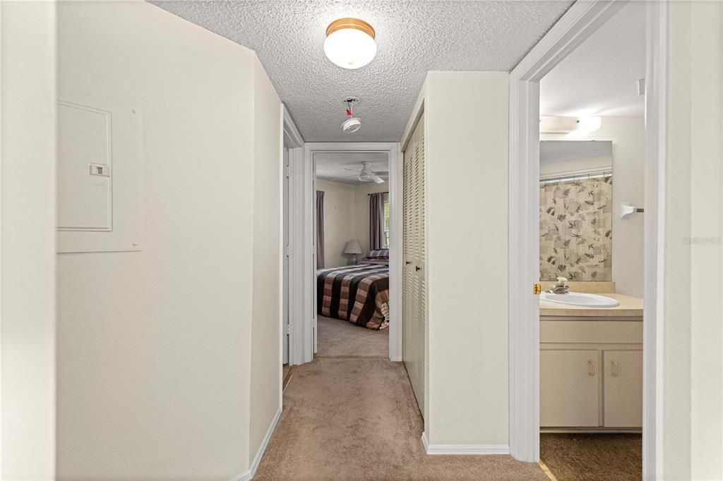 For Sale: $119,000 (2 beds, 2 baths, 840 Square Feet)