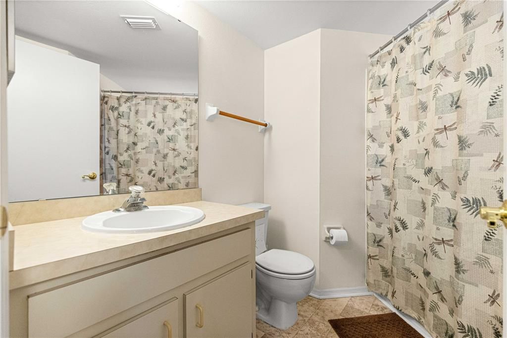 For Sale: $119,000 (2 beds, 2 baths, 840 Square Feet)