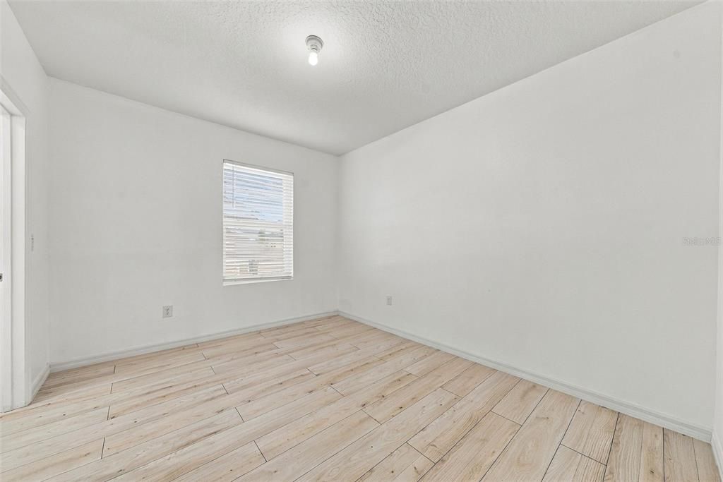 На продажу: $389,900 (4 спален, 2 ванн, 2007 Квадратных фут)