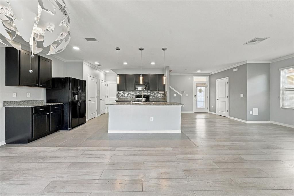 На продажу: $389,900 (4 спален, 2 ванн, 2007 Квадратных фут)