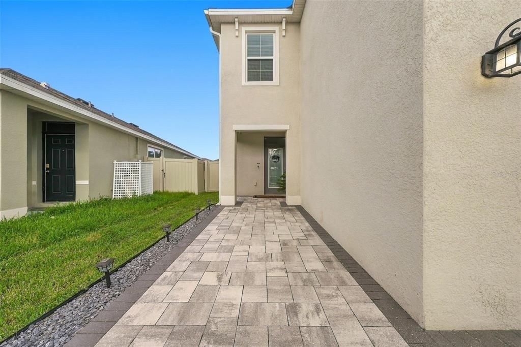 На продажу: $389,900 (4 спален, 2 ванн, 2007 Квадратных фут)