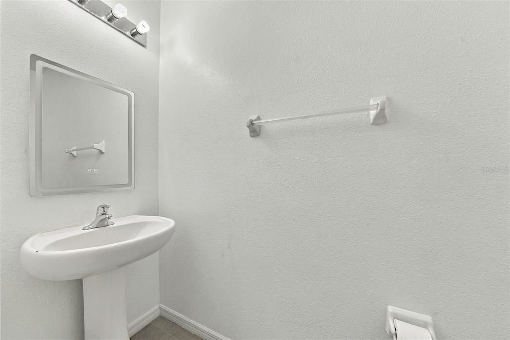 На продажу: $389,900 (4 спален, 2 ванн, 2007 Квадратных фут)
