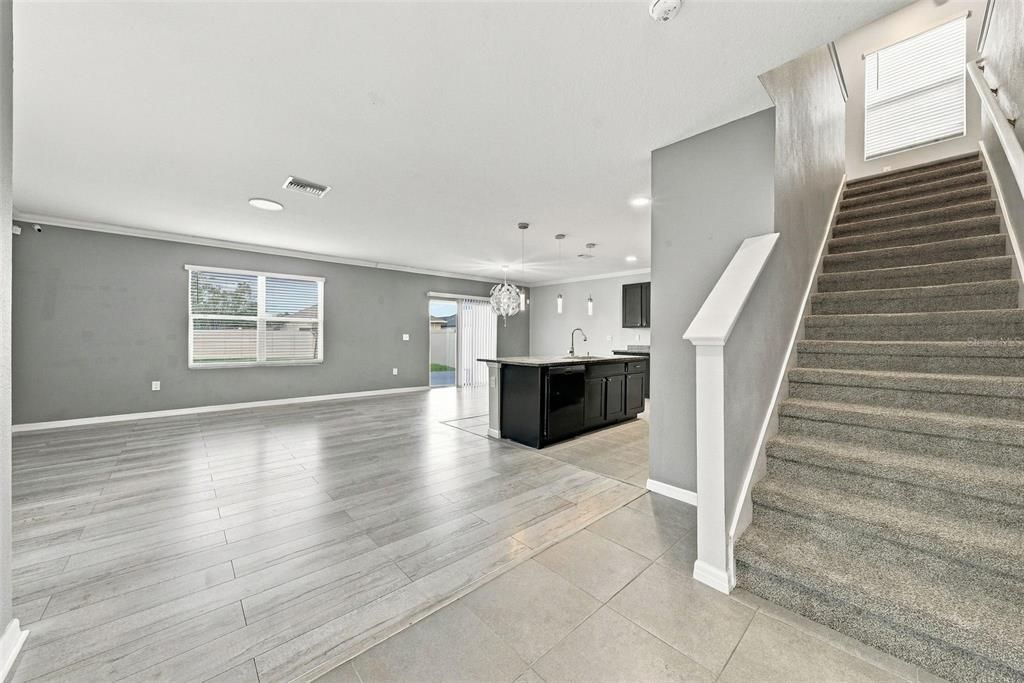 На продажу: $389,900 (4 спален, 2 ванн, 2007 Квадратных фут)