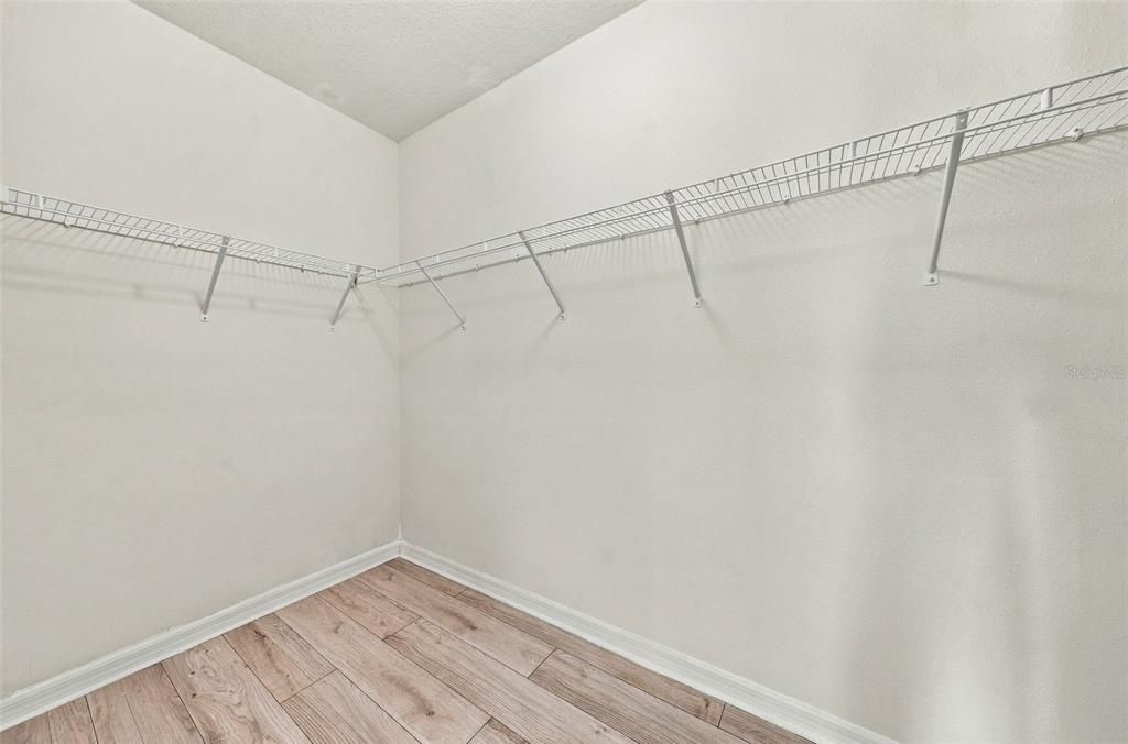 На продажу: $389,900 (4 спален, 2 ванн, 2007 Квадратных фут)