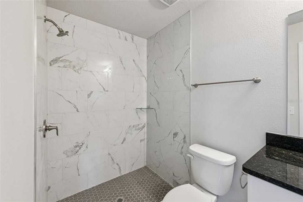 На продажу: $209,900 (3 спален, 2 ванн, 1353 Квадратных фут)