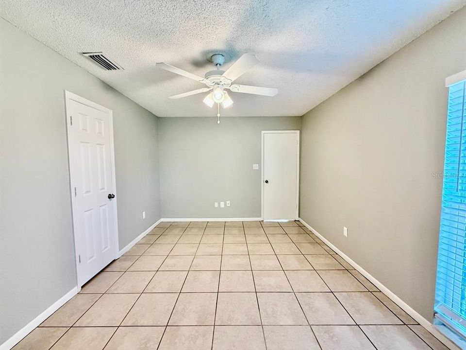 For Rent: $2,000 (3 beds, 2 baths, 1215 Square Feet)