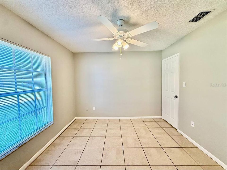 For Rent: $2,000 (3 beds, 2 baths, 1215 Square Feet)