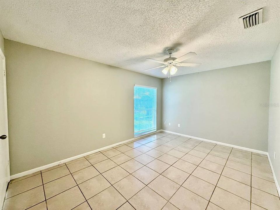 For Rent: $2,000 (3 beds, 2 baths, 1215 Square Feet)