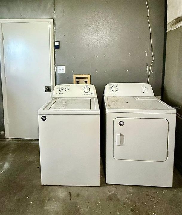 For Rent: $2,000 (3 beds, 2 baths, 1215 Square Feet)