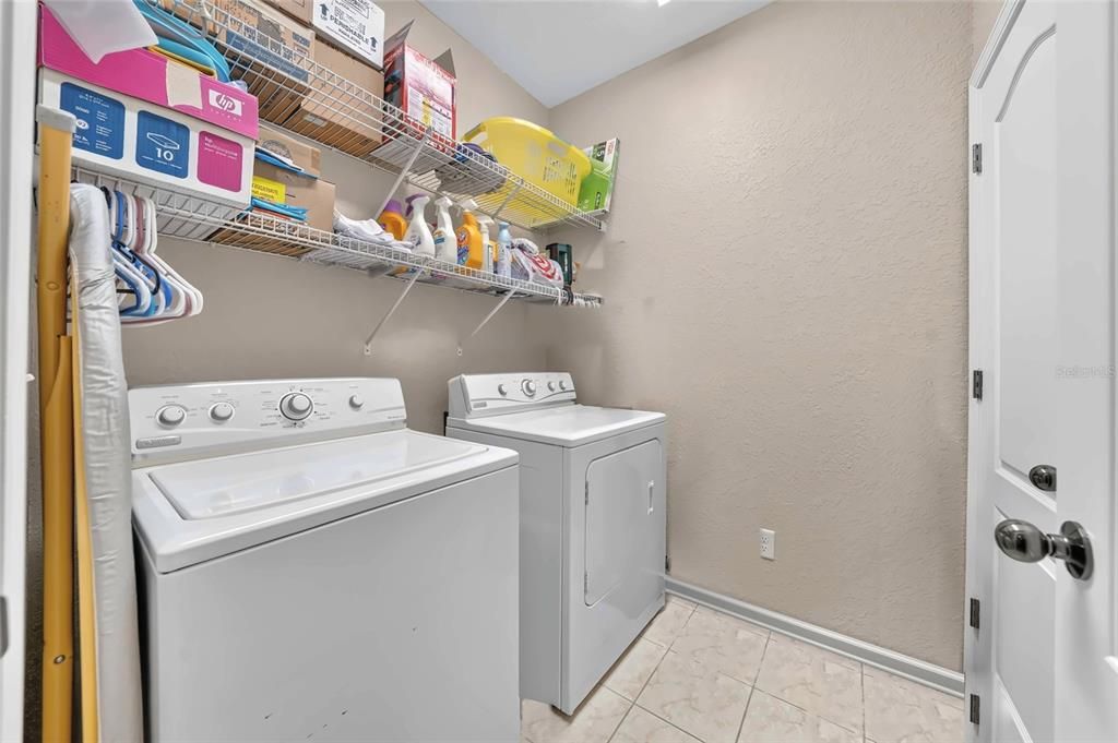 En Venta: $305,000 (3 camas, 2 baños, 1594 Pies cuadrados)