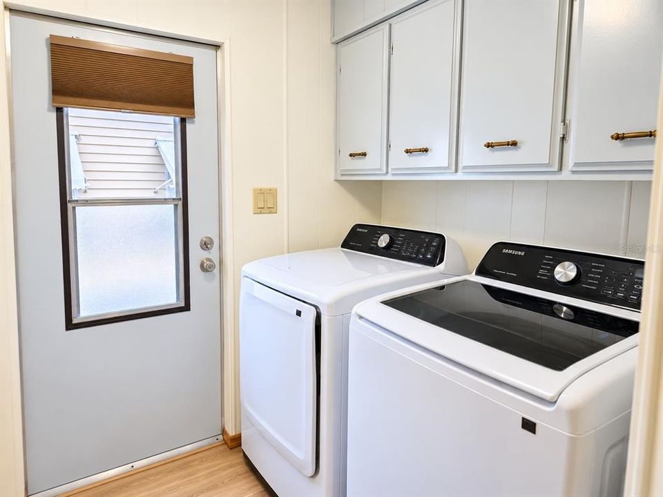 На продажу: $164,900 (2 спален, 2 ванн, 1534 Квадратных фут)