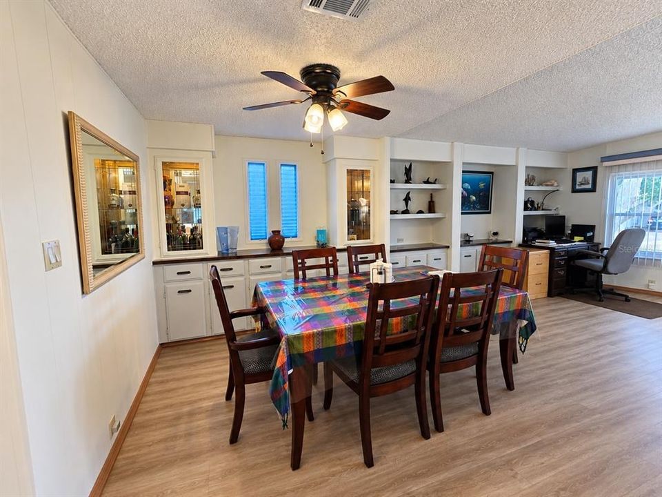На продажу: $164,900 (2 спален, 2 ванн, 1534 Квадратных фут)