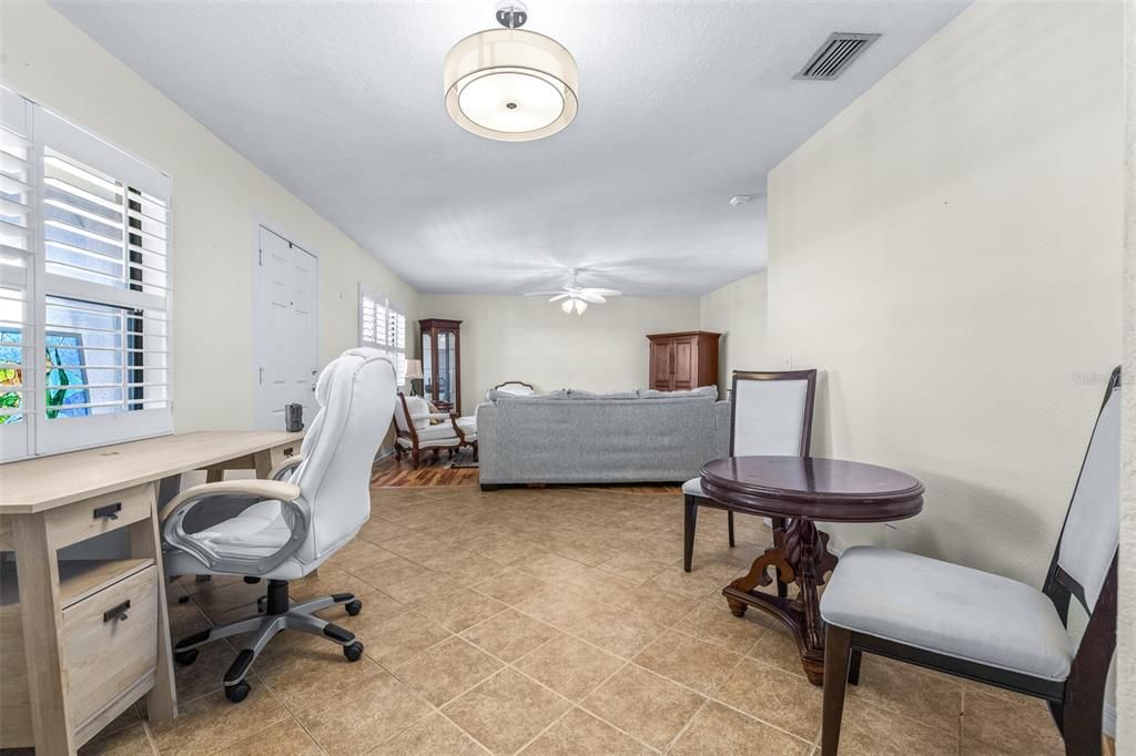 En Venta: $299,000 (2 camas, 2 baños, 1147 Pies cuadrados)