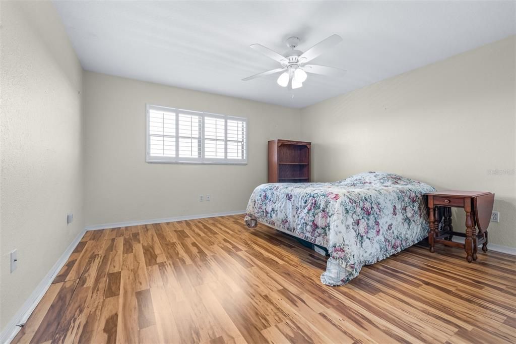 En Venta: $299,000 (2 camas, 2 baños, 1147 Pies cuadrados)