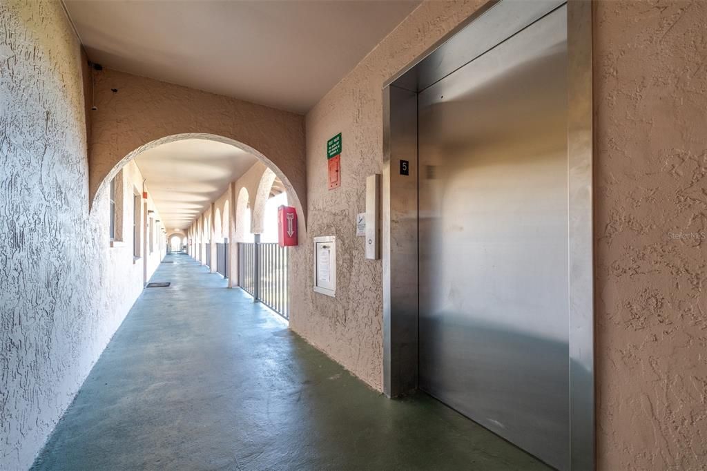 En Venta: $299,000 (2 camas, 2 baños, 1147 Pies cuadrados)