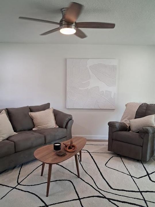 For Rent: $1,900 (1 beds, 1 baths, 669 Square Feet)